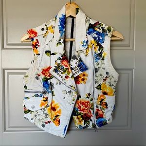 🌺 Flower Studded Vest